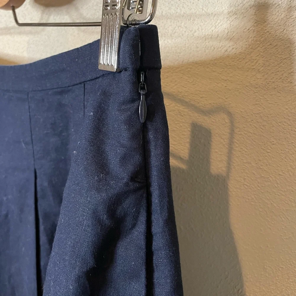 Uniqlo Navy Blue Cotton Linen A-Line Pleated High-Waisted Below the Knee Skirt M